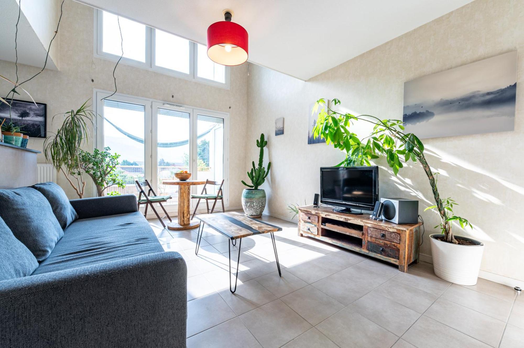 Calme Et Verdure: Vue Montagne - Terrasse - Wifi Apartment